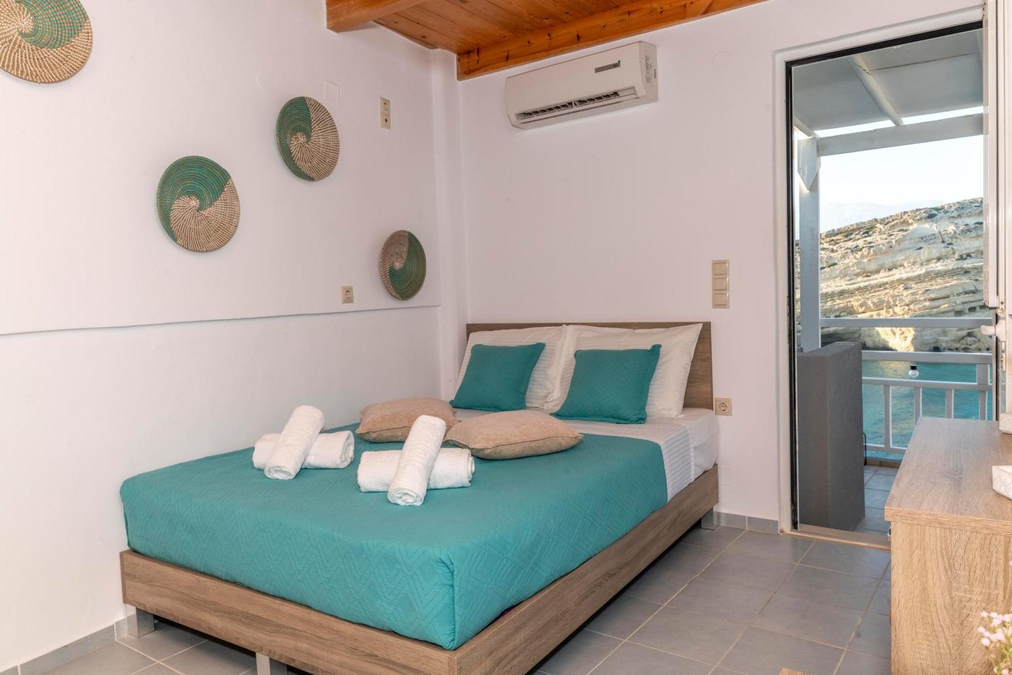 Emmanouela * Matala (Crete)